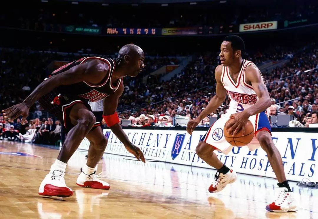 罗马诺：曼联19岁中场穆尔豪斯将租借加盟莱顿东方