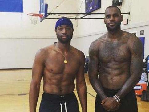 皮球划出外 皮球划出外